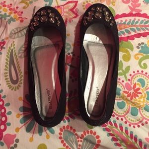 black flats