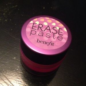 Benefit Erase Paste in Medium