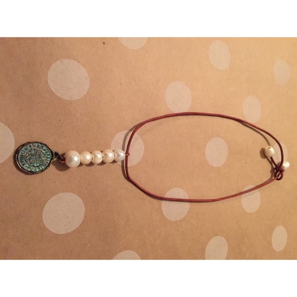 Leather and pearl necklace