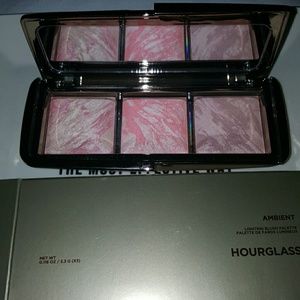 Hourglass blush palette