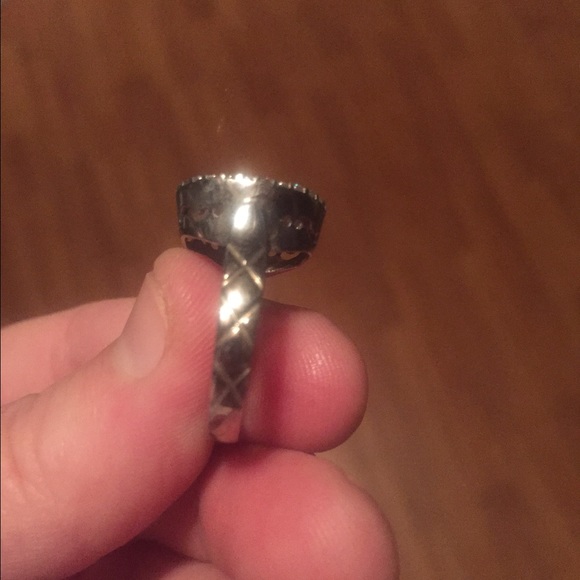 Ring - Picture 2 of 4