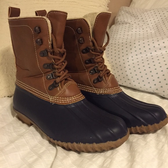 Duck boots