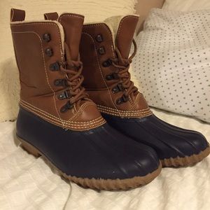Duck boots
