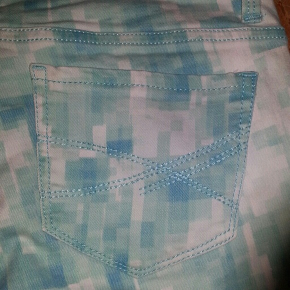 Jeans - Picture 3 of 4