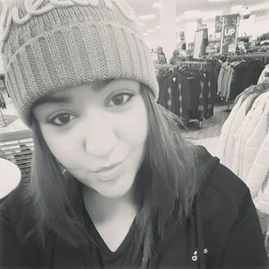Meet your Posher, Araceli