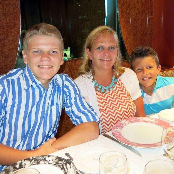 Meet your Posher, Christy - Picture 1 of 1