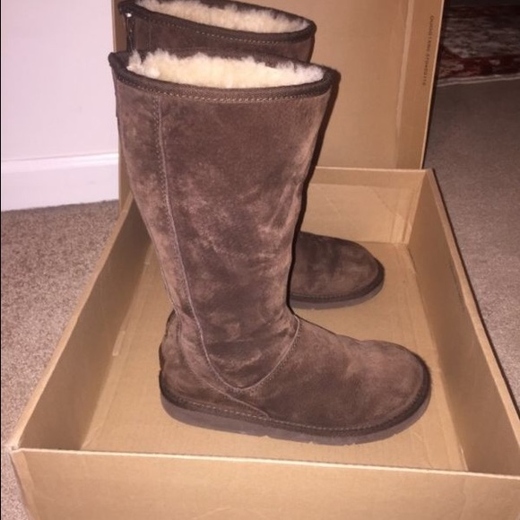 Size 8 UGG Australia brown Knightsbridge boots
