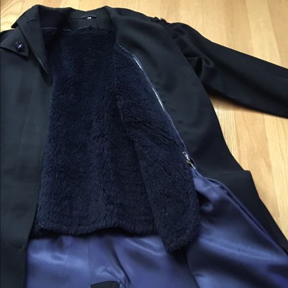 Coat - Picture 3 of 4