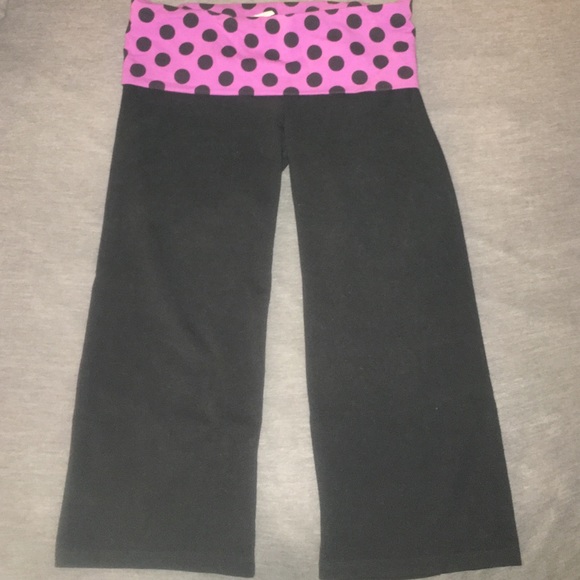 🎉 VS PINK Capri Pant 🎉 Medium 🎉