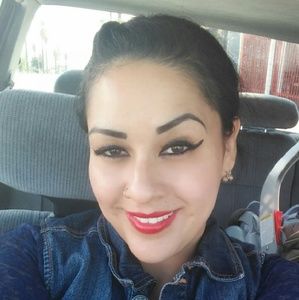 Meet your Posher, Rocio