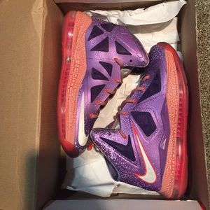 Nike LeBron 10 Area 72