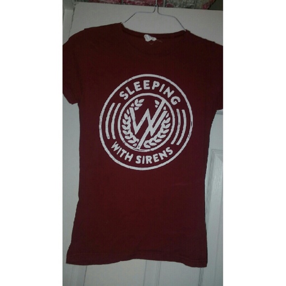 Sleeping with sirens tee shirt