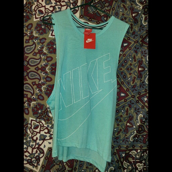 New NIKE Tanktop