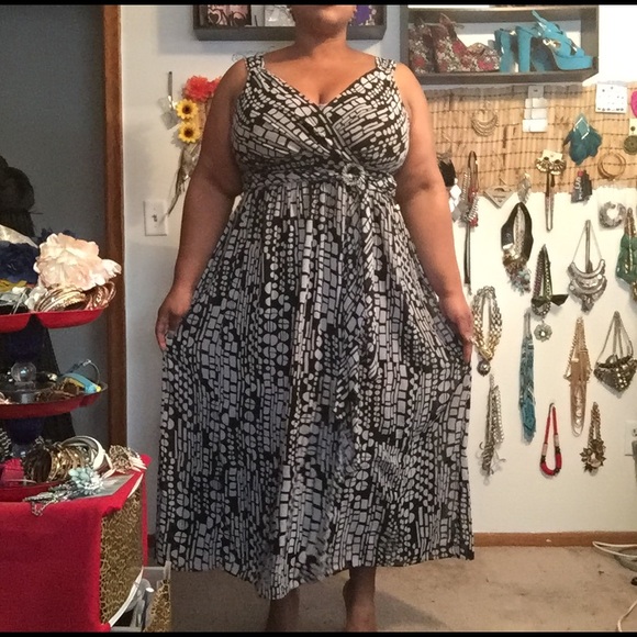 Robbie Bee Dresses & Skirts - Black and White Maxi Dress