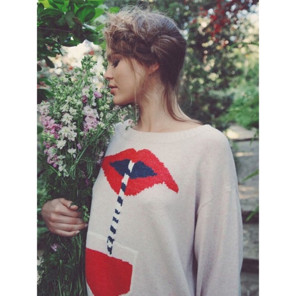 ❌SOLD❌ Wildfox 'Suck It Up' Sweater NWT Pout, S - Picture 3 of 4