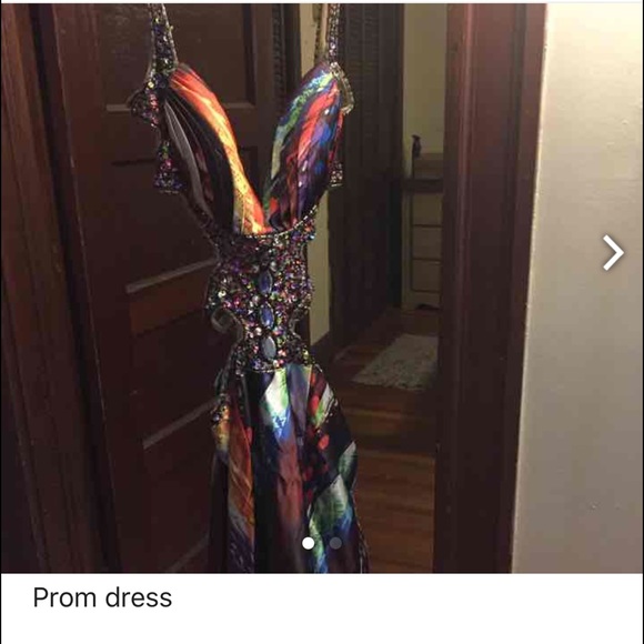 Prom dress - Picture 1 of 2