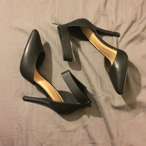 Black F21 ankle strapped heels