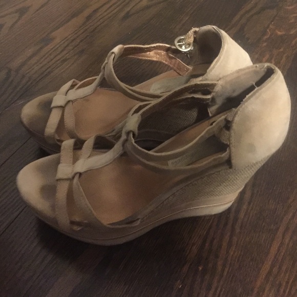 Sandals - Picture 2 of 4