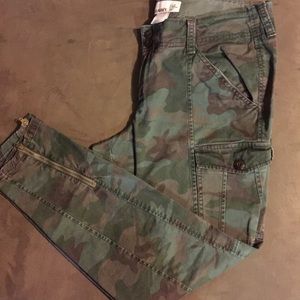 Old Navy Camo Skinny Cargo