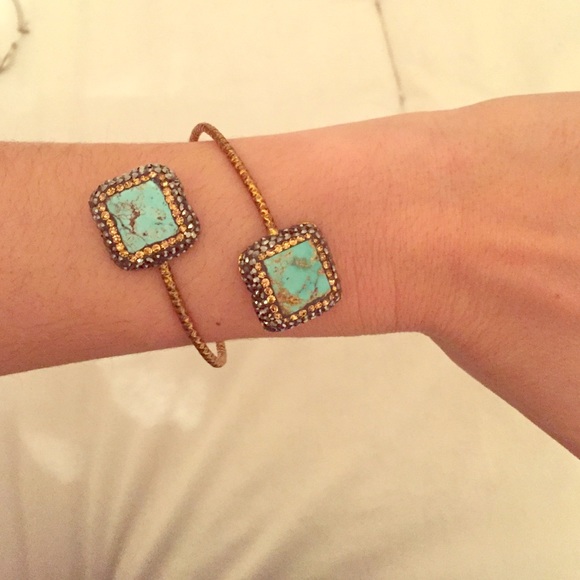 Jewelry - Adjustable turquoise cuff