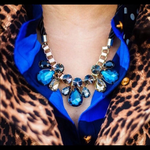 T&J Designs Jewelry - 🎉Host Pick🎉 Stunning Luxe blue Gem/rope necklace
