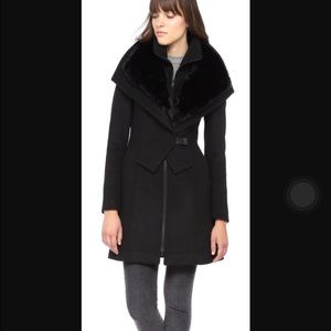 Brand new. Soia & kyo Fei black wool coat w. Fur
