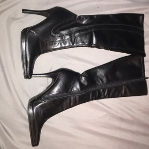 Black heel boots