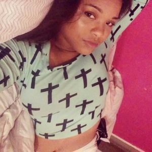 Meet your Posher, Pauline