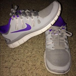 Woman's Nike free runs