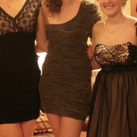 Black and Gold Semi-Formal Dress - Picture 4 of 4