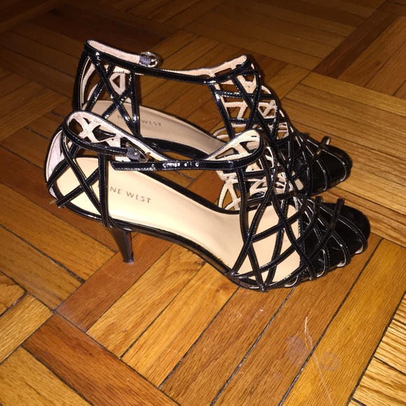 Nine West Peep Toe Patent Black Cage Sandals!