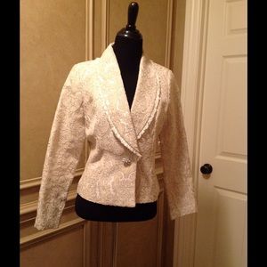 Elegant blazer with pearl designer buttons