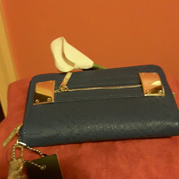 Olivia + Joy Handbags - Beautiful Wristlet