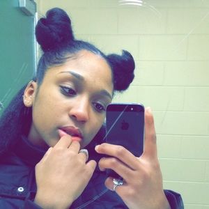 Meet your Posher, Clara