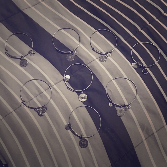 Alex & Ani Bracelets 🎁💝♻️