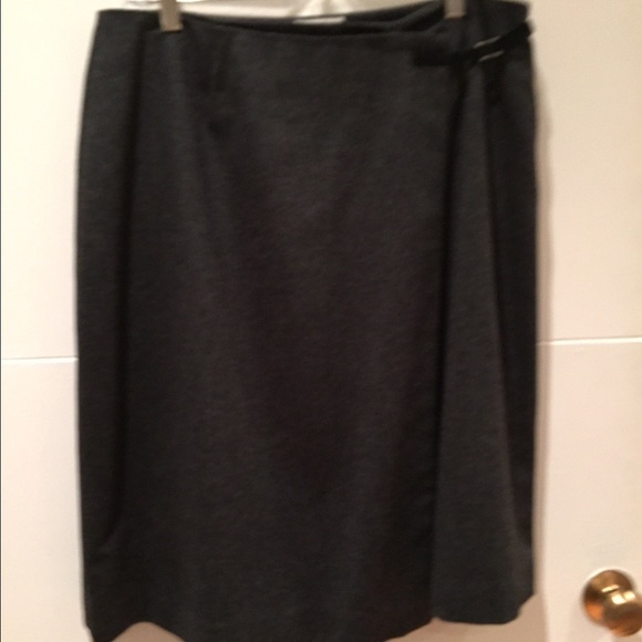 Skirt, wrap around style; size 14