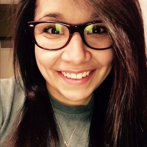 Meet your Posher, Cecilia