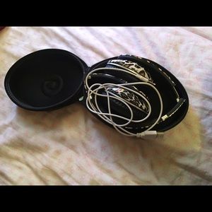 Customs beats by dre