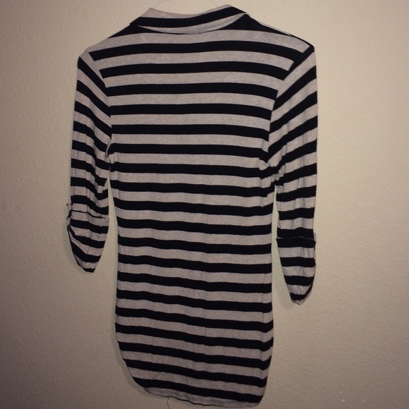 Black and khaki/tan collared high low blouse - Picture 3 of 3