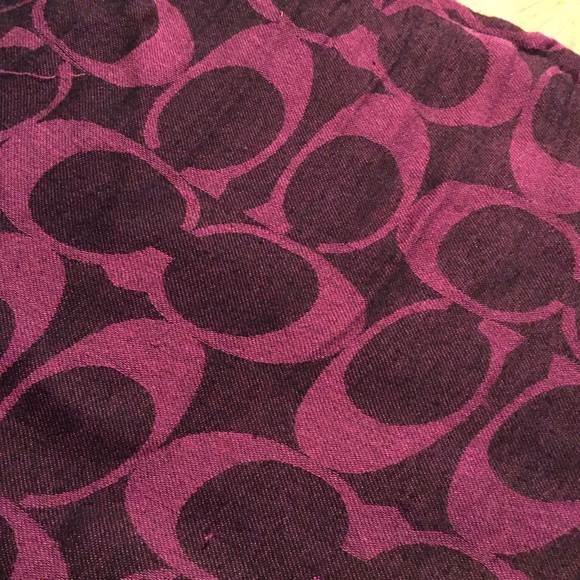 Coach Signature C Oblong Scarf - Picture 4 of 4