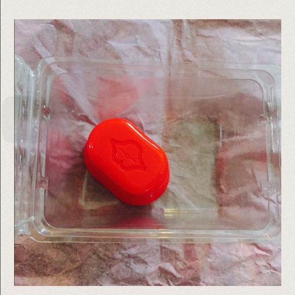 Lip plumper size Medium