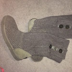 KNIT GRAY UGGS