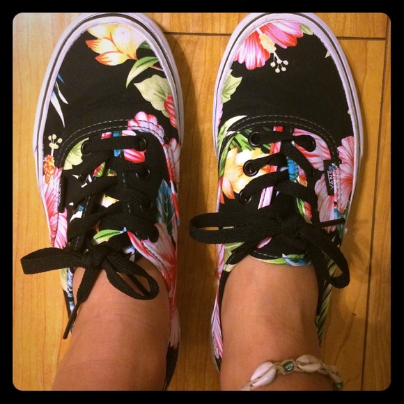 🚫SOLD🚫 Hawaiian vans