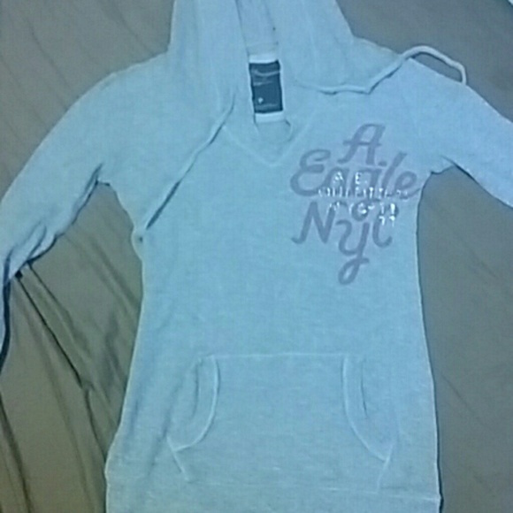 American Eagle long sleeve shirt