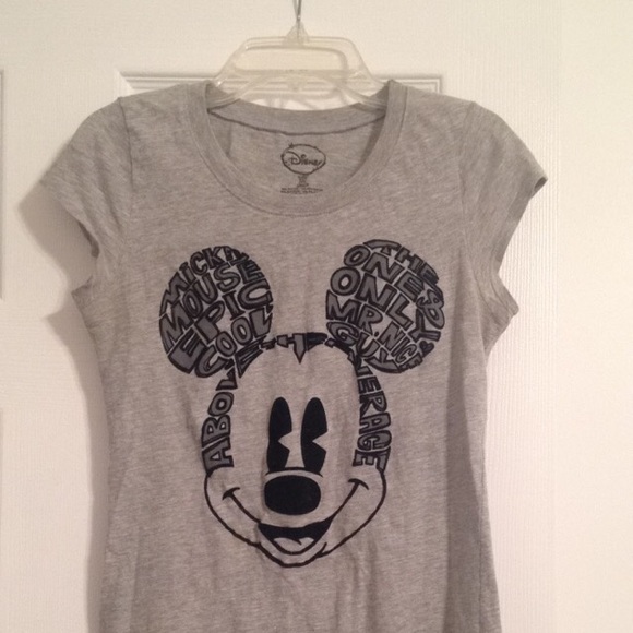 Disney Collection Super Cute Mickey Mouse Shirt! - Picture 1 of 3