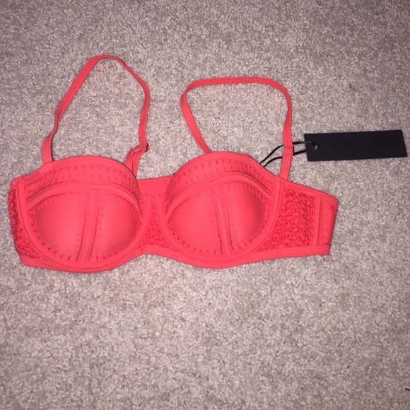 NWT Red Triangl Swimsuit Top