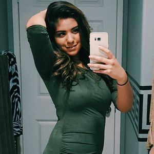 Meet your Posher, Casandra