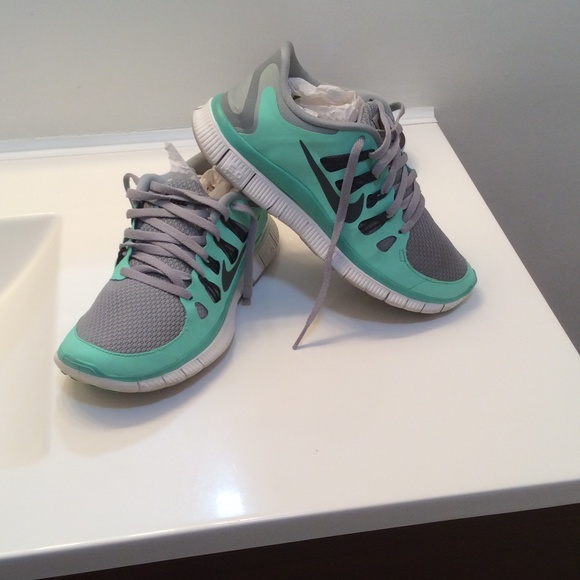 Mint green nike free run 5.0