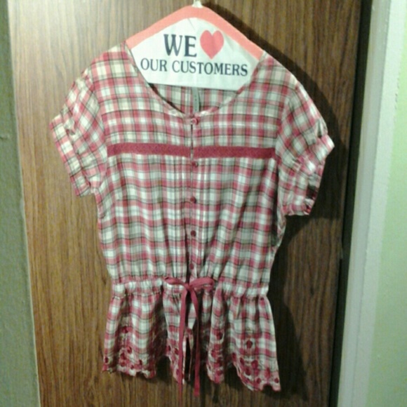 Red boxed button up top - Picture 1 of 2