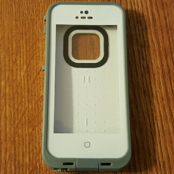 Iphone 5, 5s life proof case
